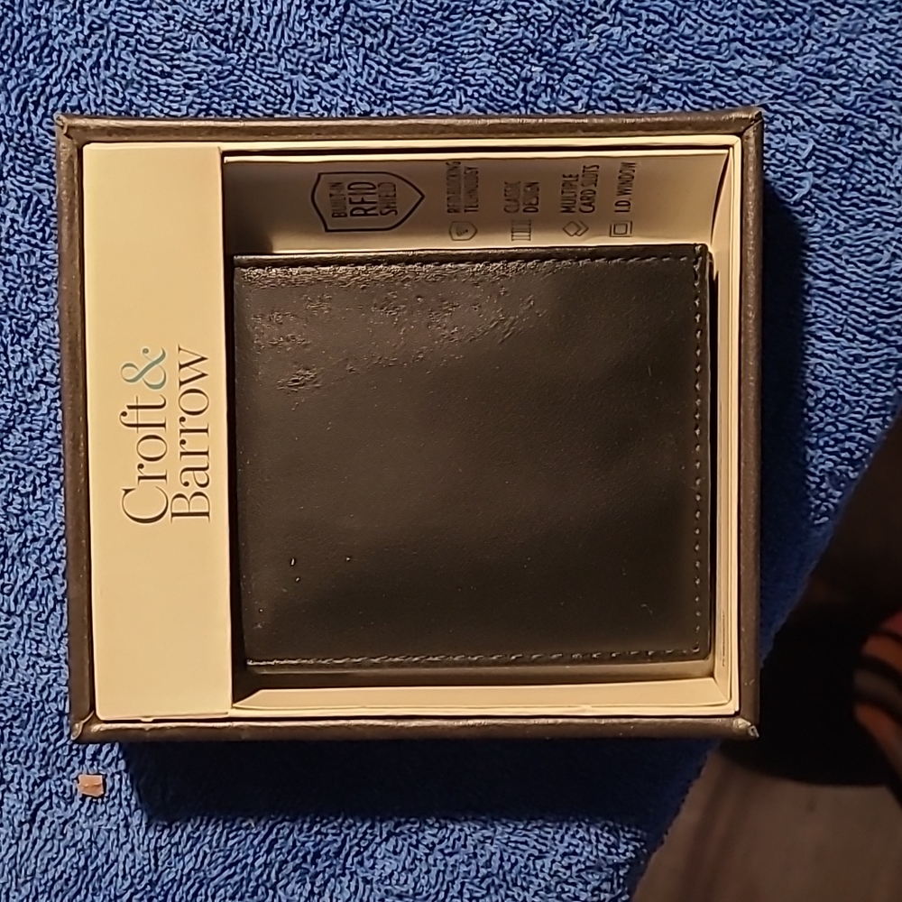 Men's bifold wallet